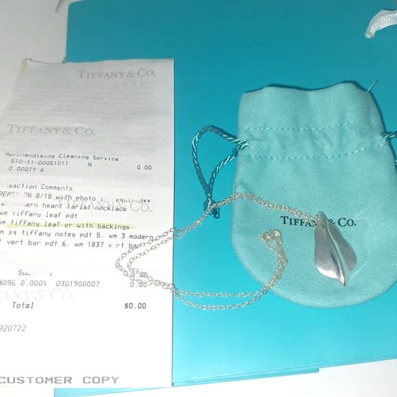 Rare Gorgeous Tiffany & Co. Sterling Silver Large Leaf Drop Pendant Necklace - Picture 2 of 6